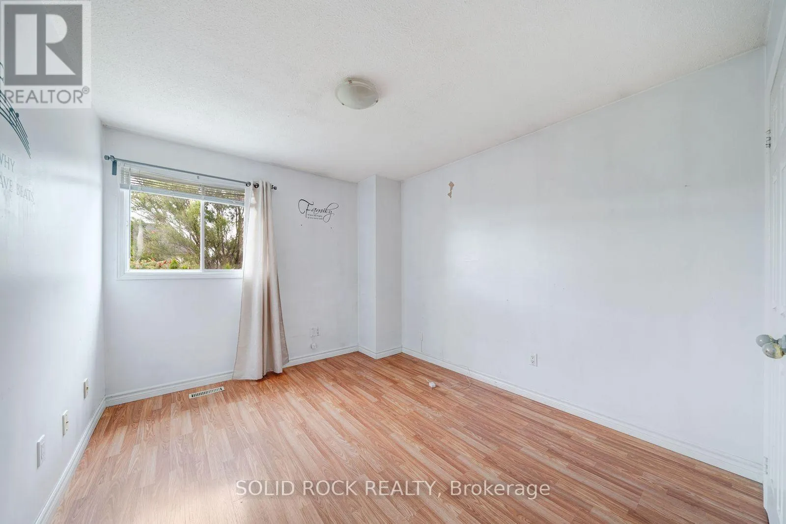 2394 STRATHMORE CRESCENT