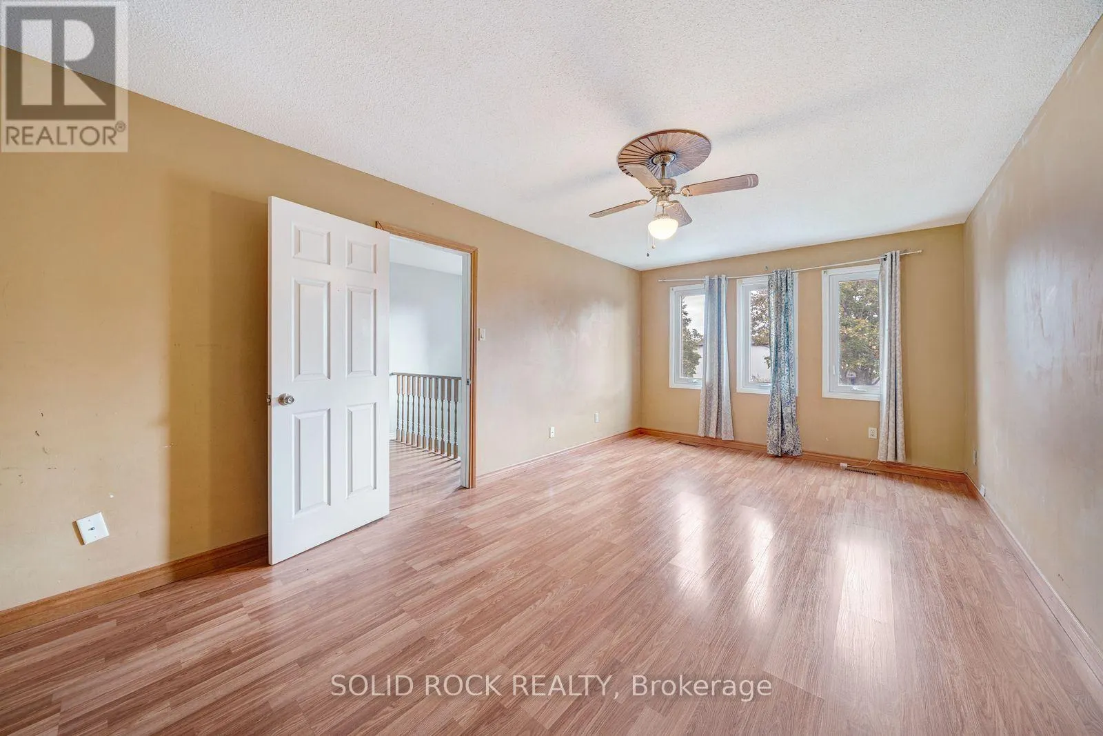 2394 STRATHMORE CRESCENT