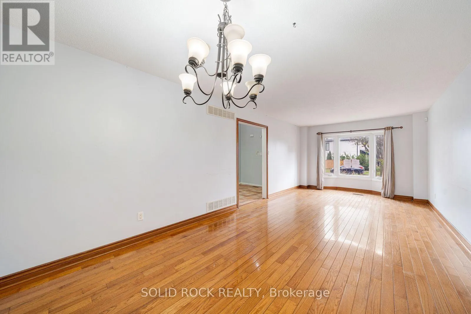 2394 STRATHMORE CRESCENT