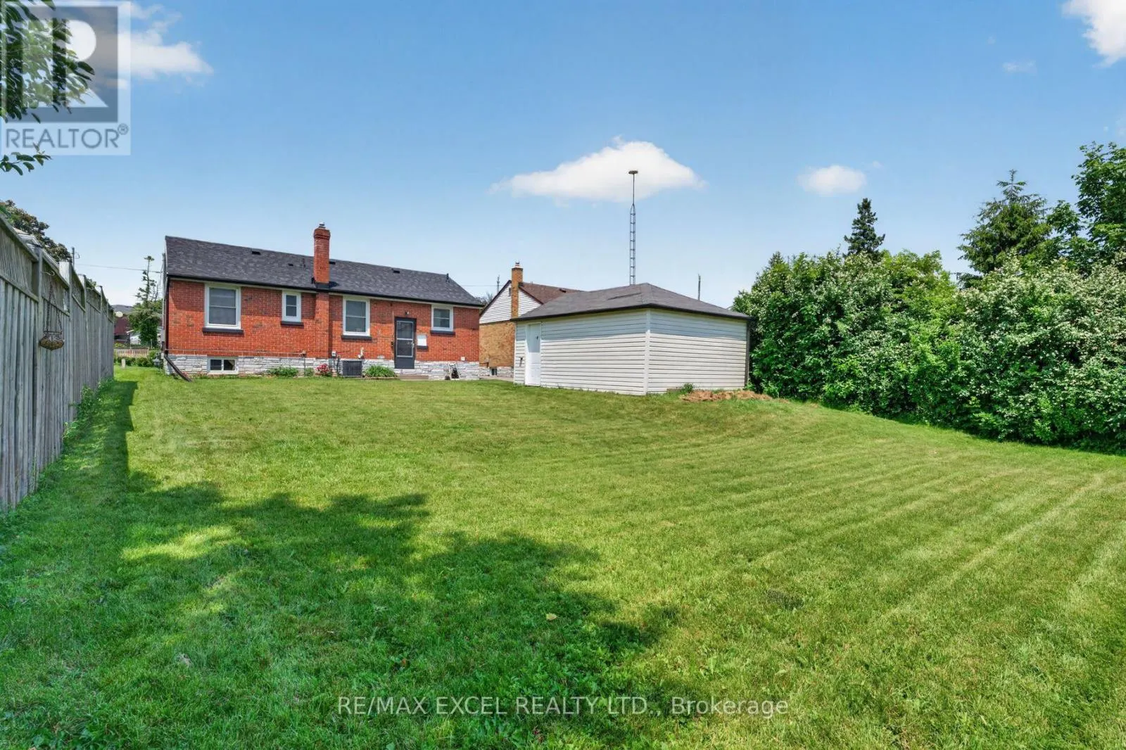 23 KAWARTHA AVENUE