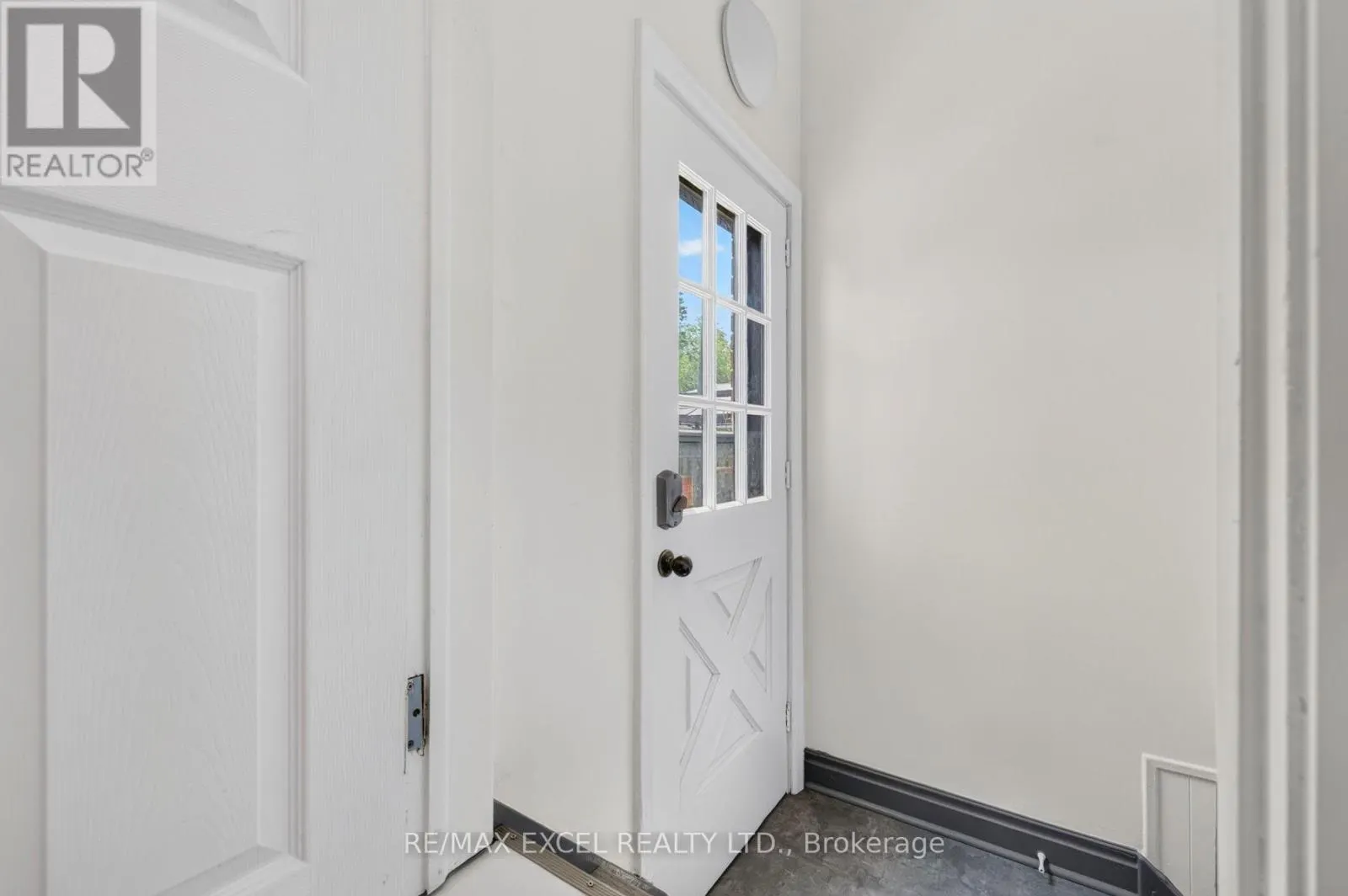 23 KAWARTHA AVENUE