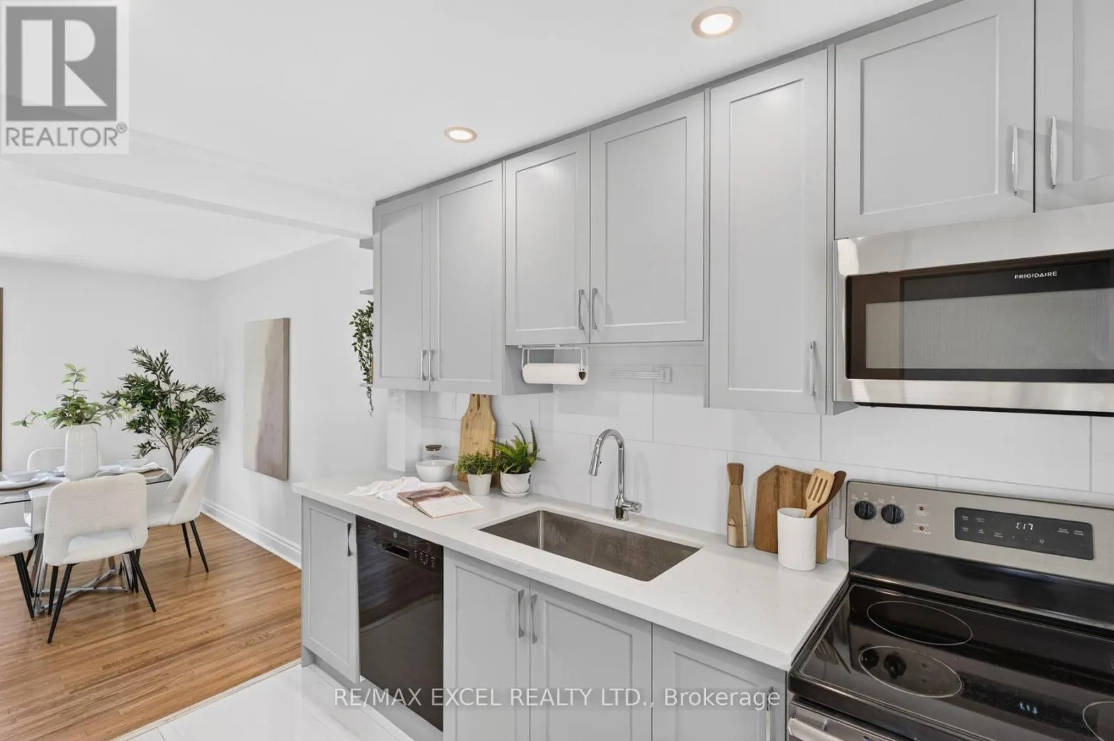 23 KAWARTHA AVENUE