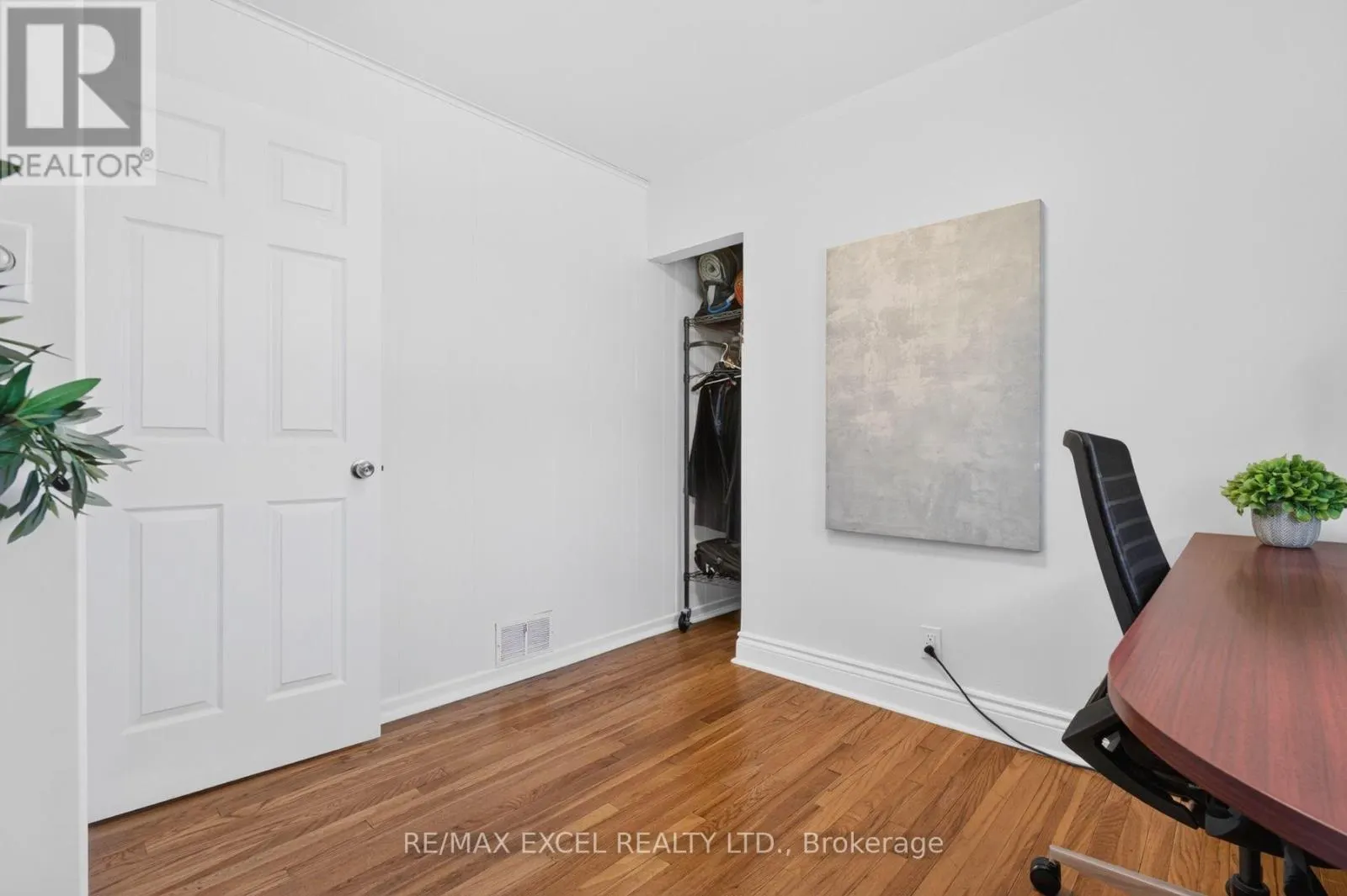23 KAWARTHA AVENUE