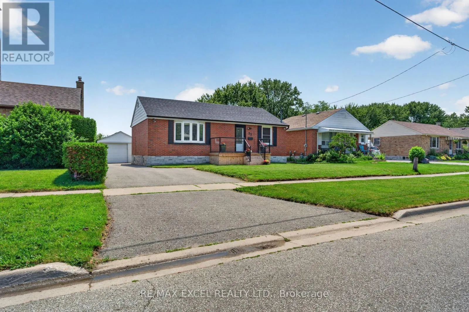 23 KAWARTHA AVENUE
