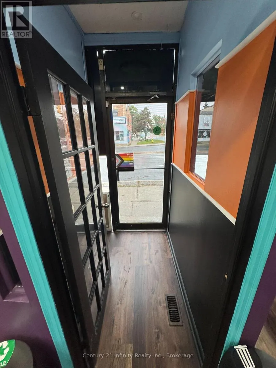 605 KINGSTON ROAD W