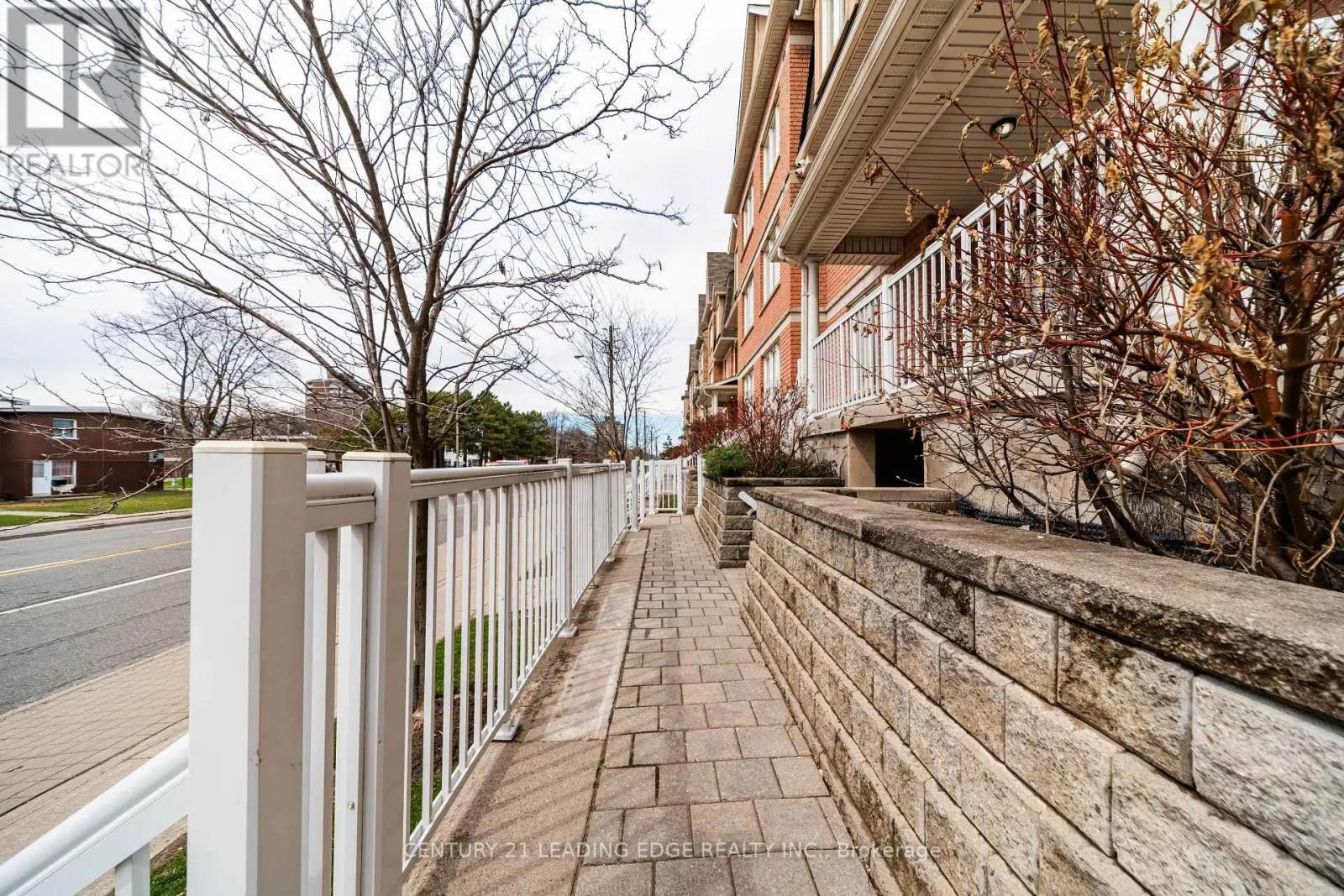 53 - 653A WARDEN AVENUE