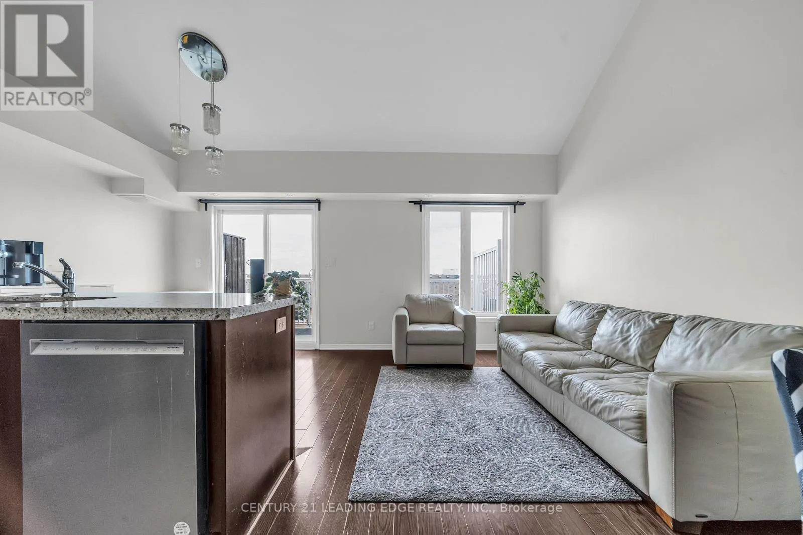 53 - 653A WARDEN AVENUE