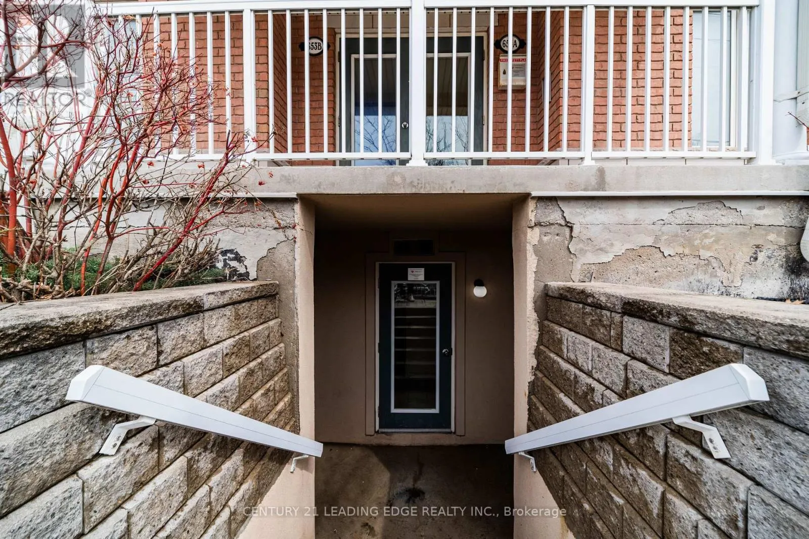 53 - 653A WARDEN AVENUE