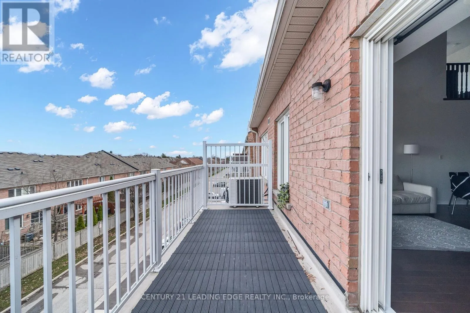 53 - 653A WARDEN AVENUE