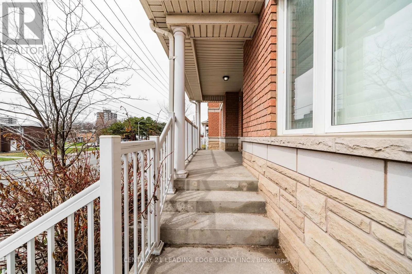 53 - 653A WARDEN AVENUE