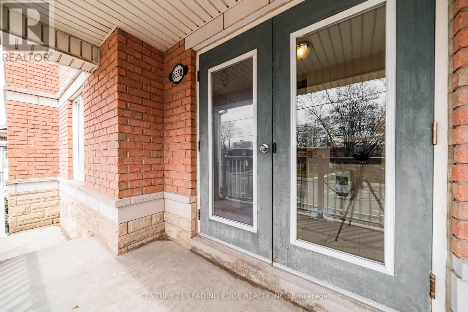 53 - 653A WARDEN AVENUE