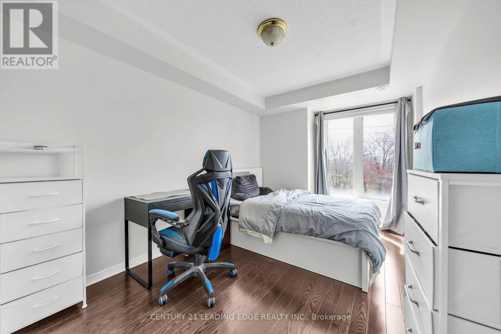53 - 653A WARDEN AVENUE