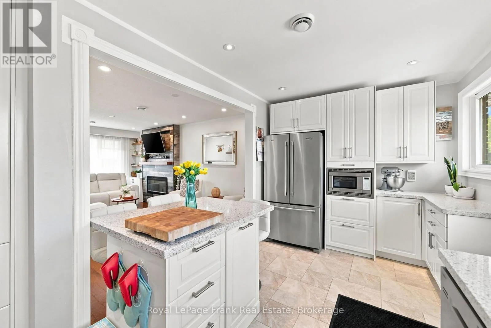 317 DWIGHT AVENUE