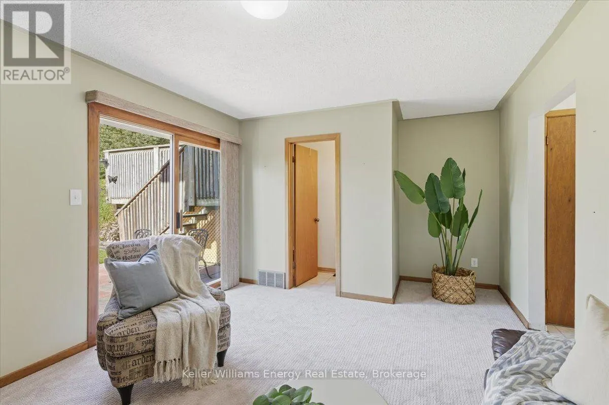 724 CLIFTON DRIVE