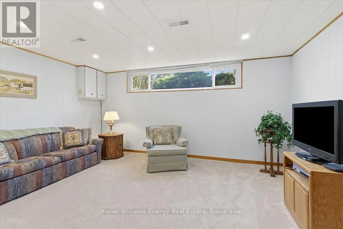 724 CLIFTON DRIVE