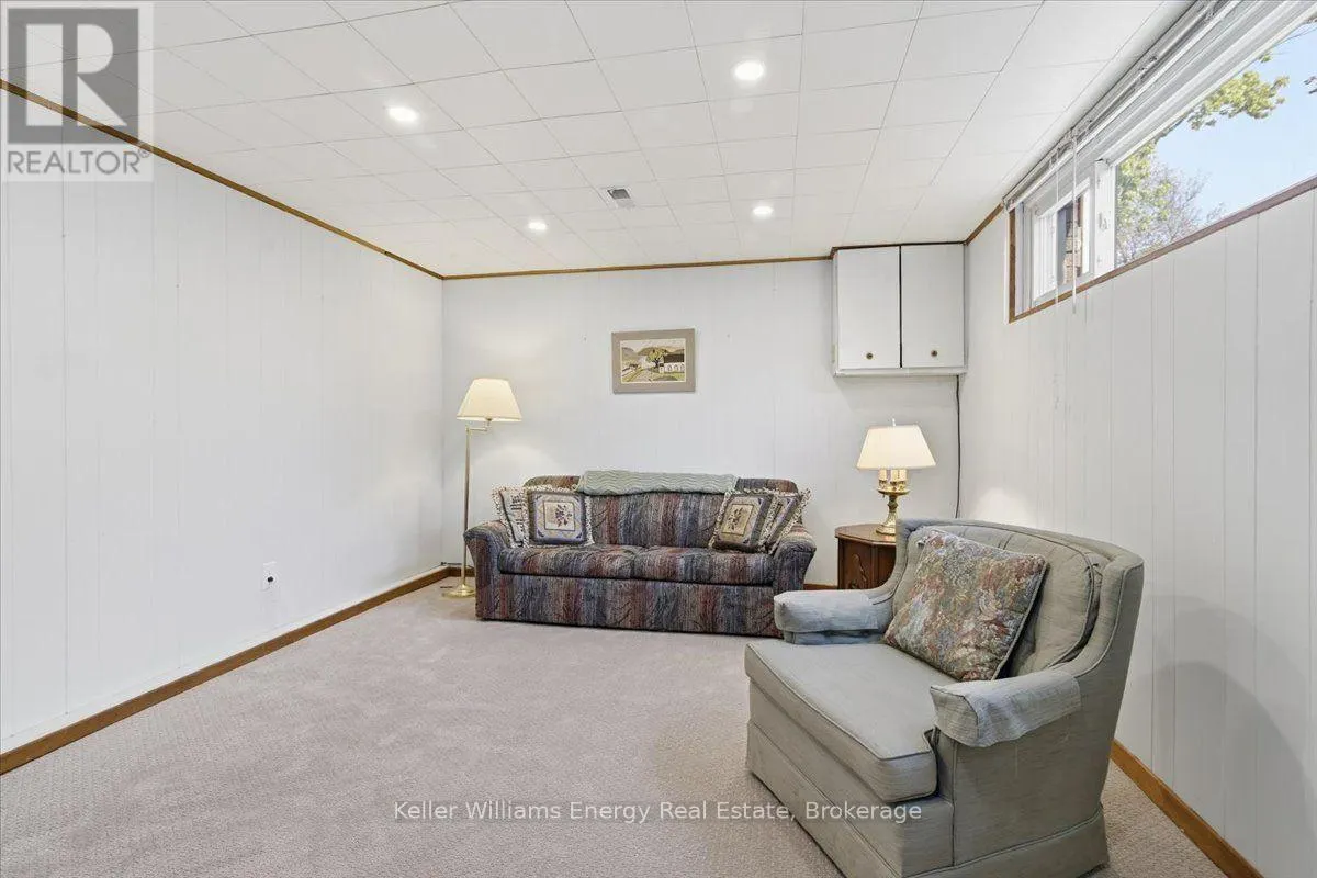 724 CLIFTON DRIVE