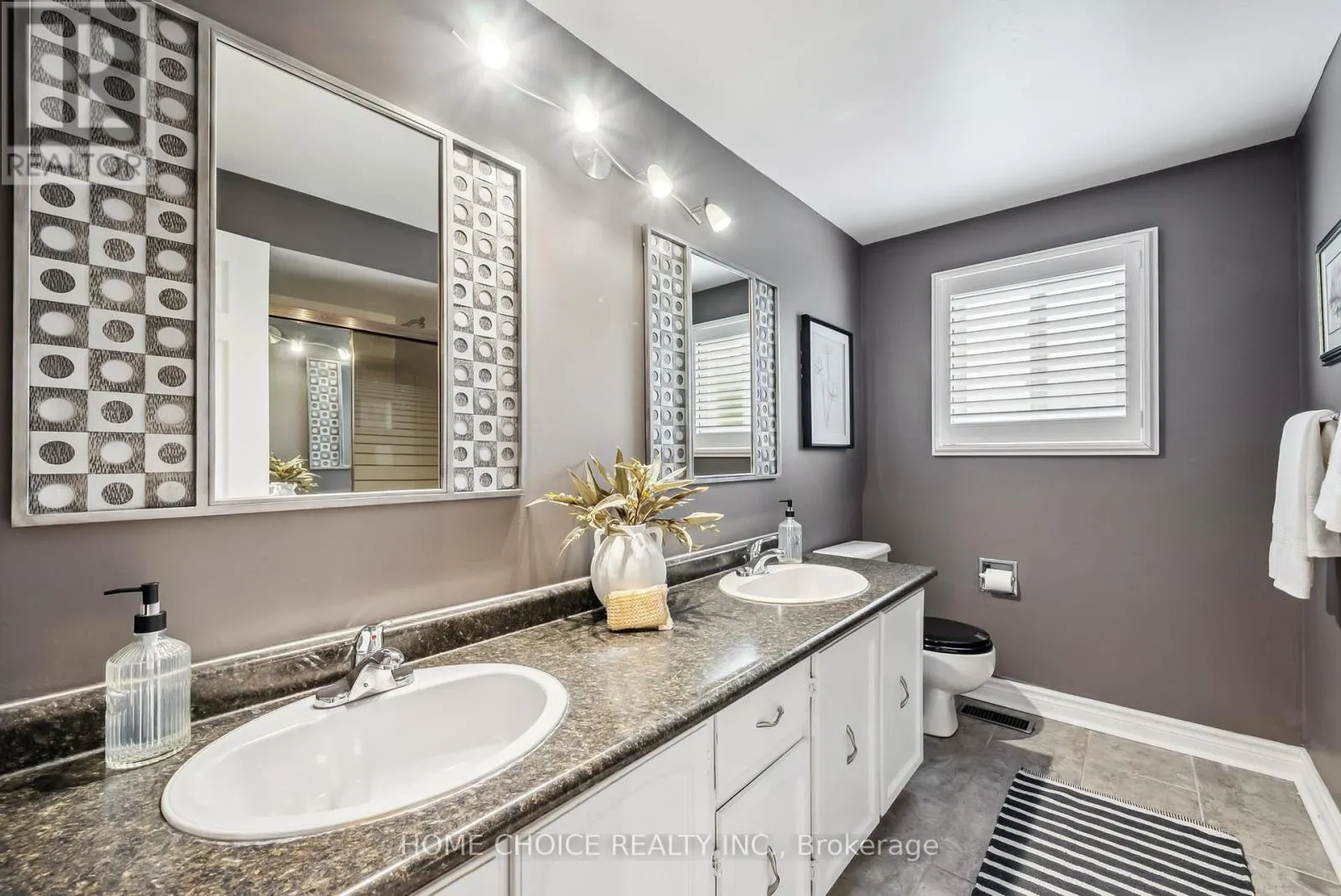 1206 NORTHGATE CRESCENT