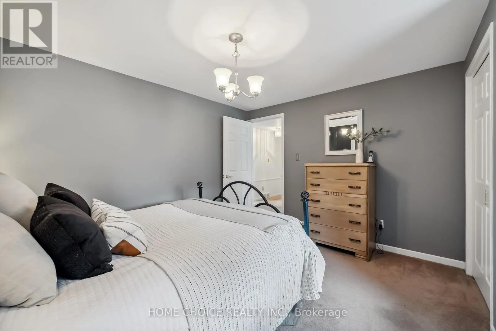 1206 NORTHGATE CRESCENT