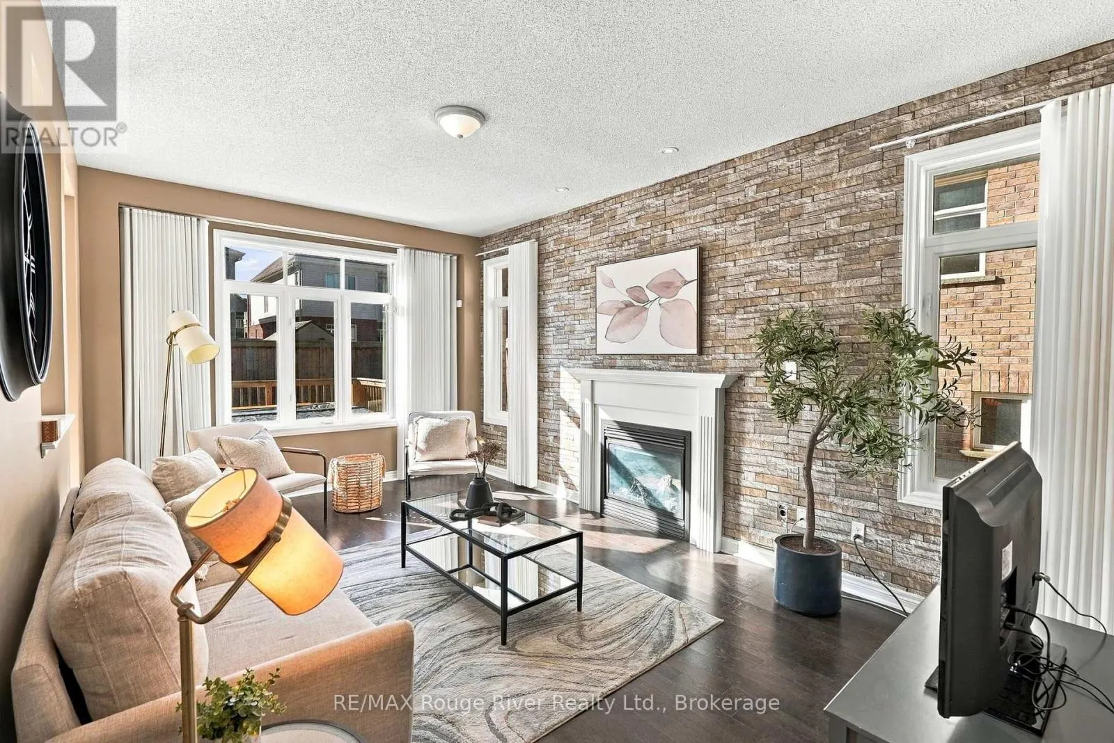 460 WEST SCUGOG LANE