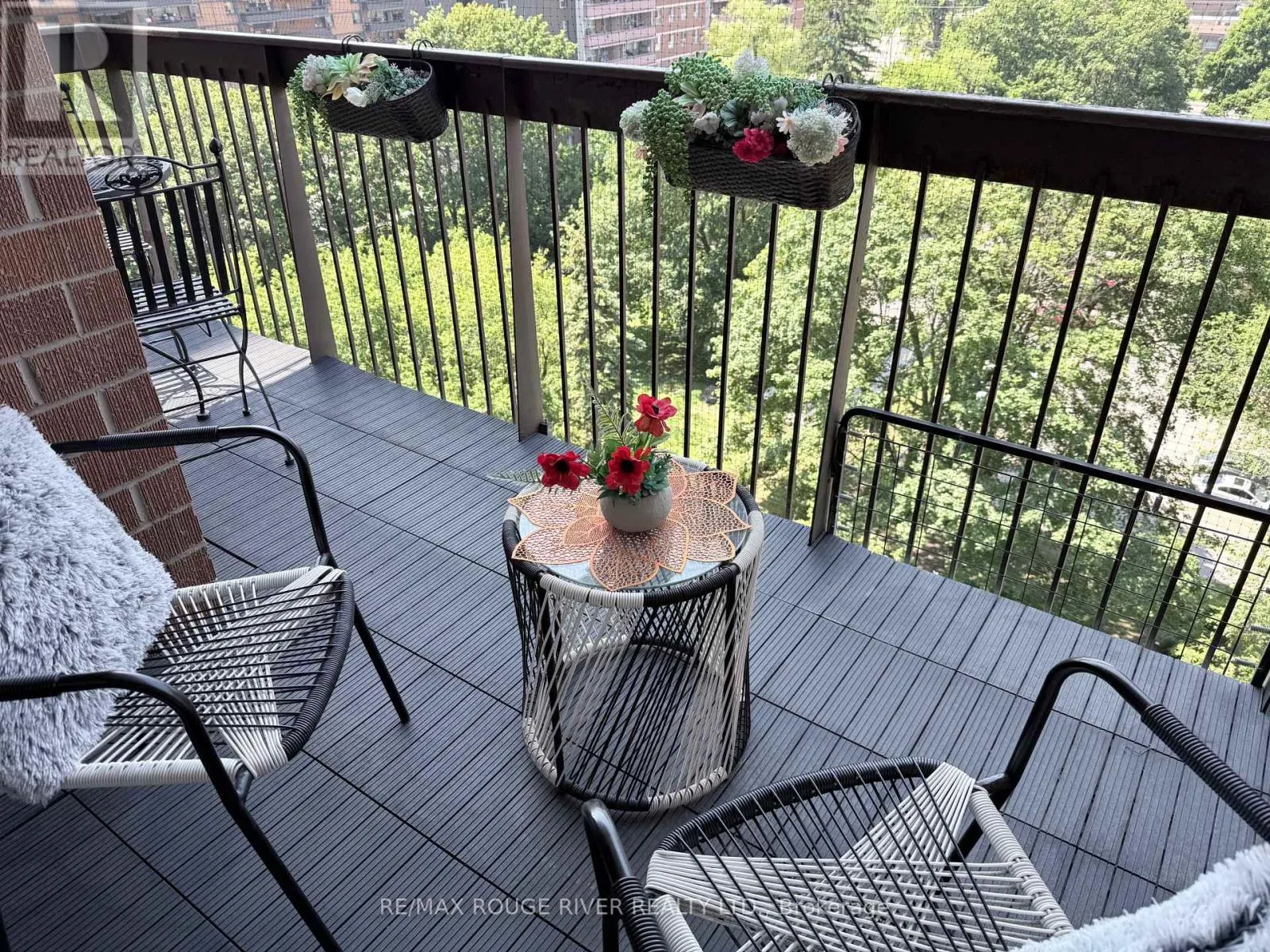 907 - 90 LING ROAD