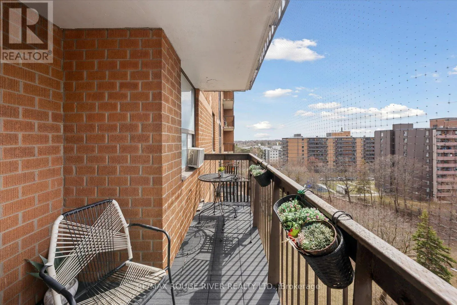 907 - 90 LING ROAD