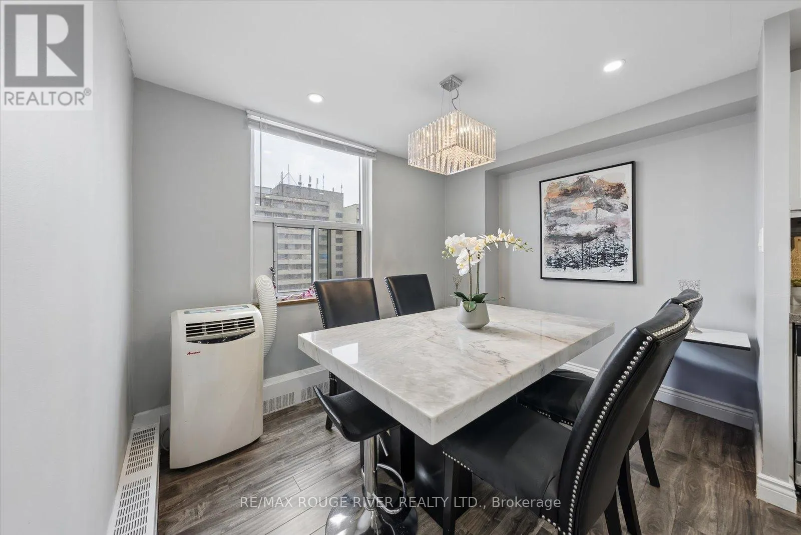907 - 90 LING ROAD