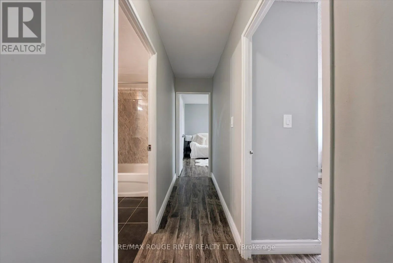 907 - 90 LING ROAD