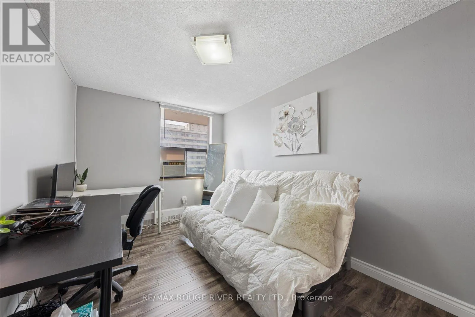 907 - 90 LING ROAD