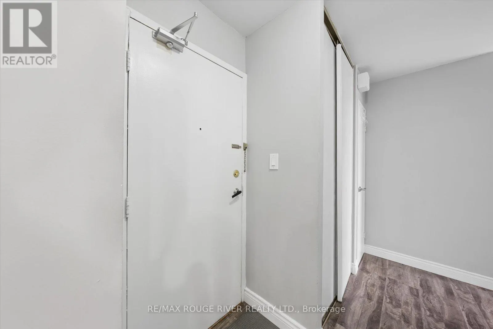 907 - 90 LING ROAD