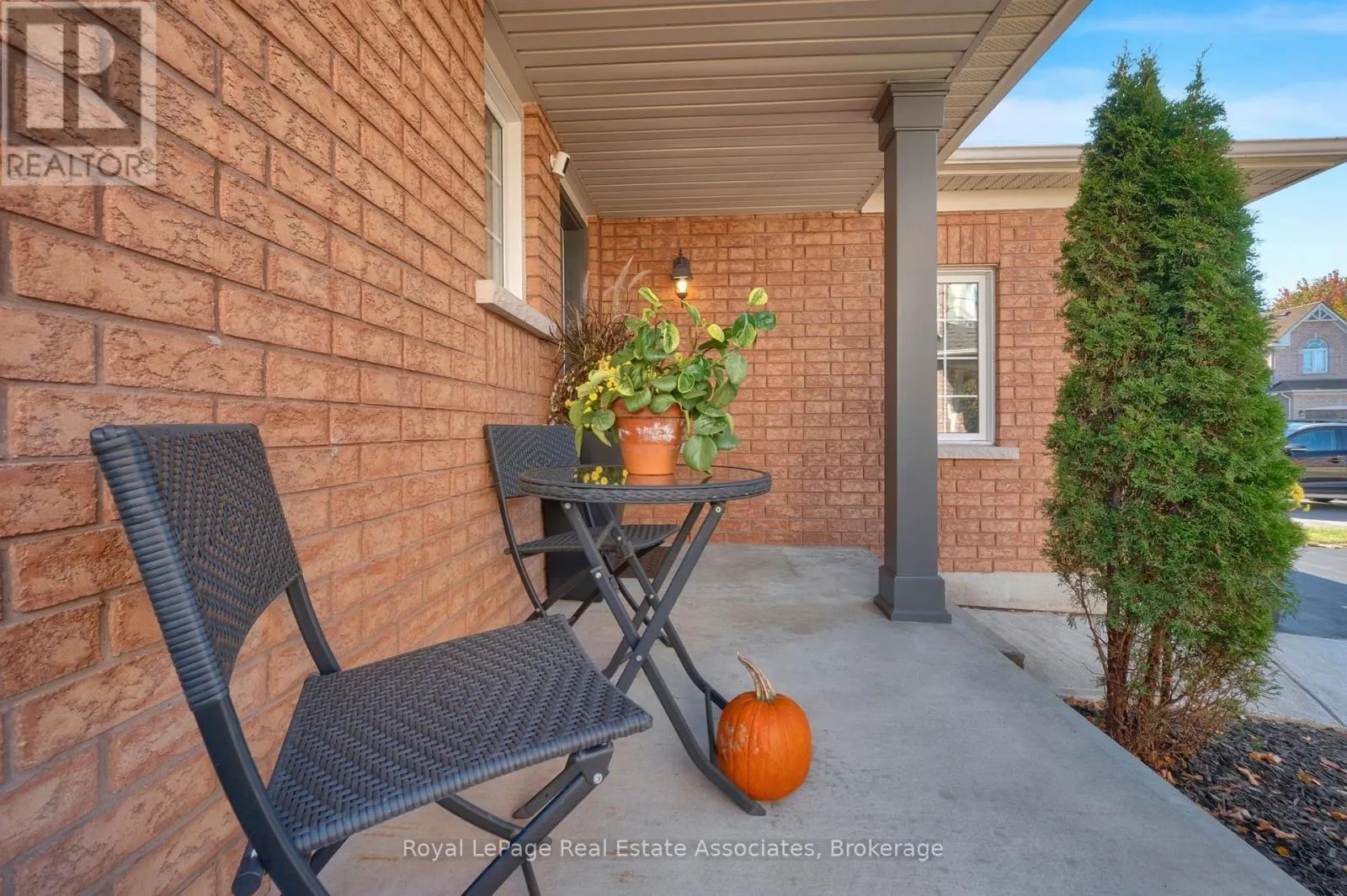 31 CROCKETT PLACE