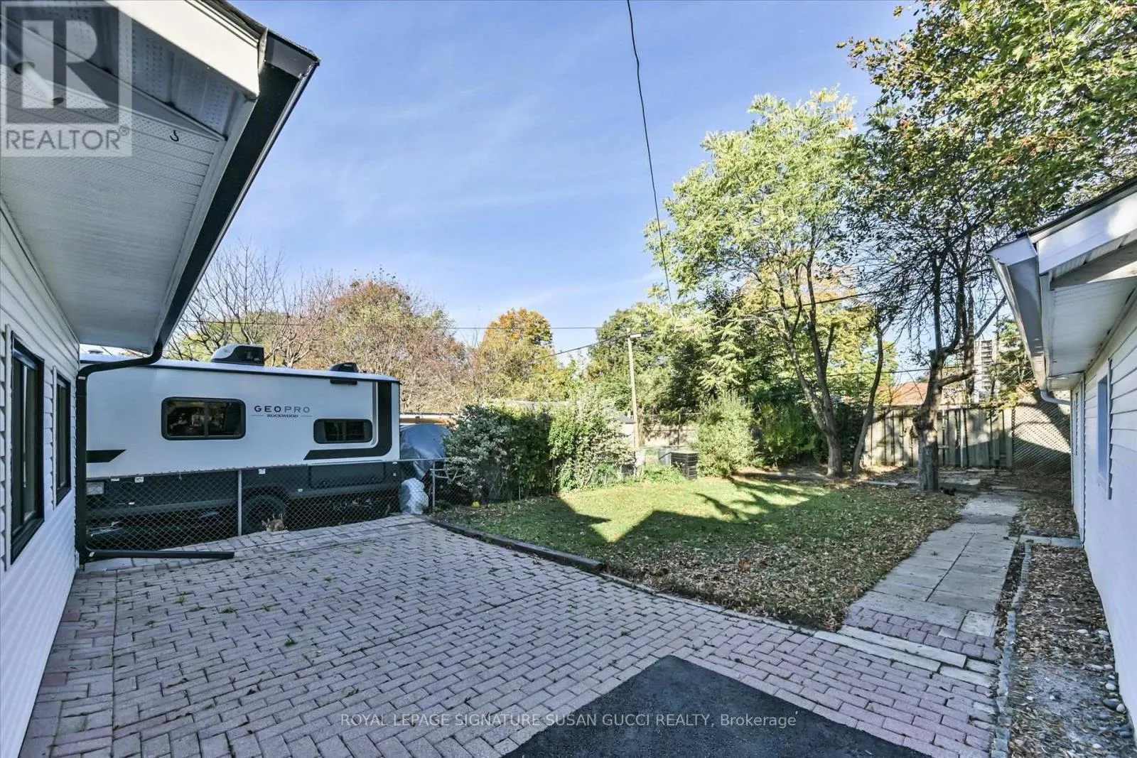 22 HOLLAND AVENUE
