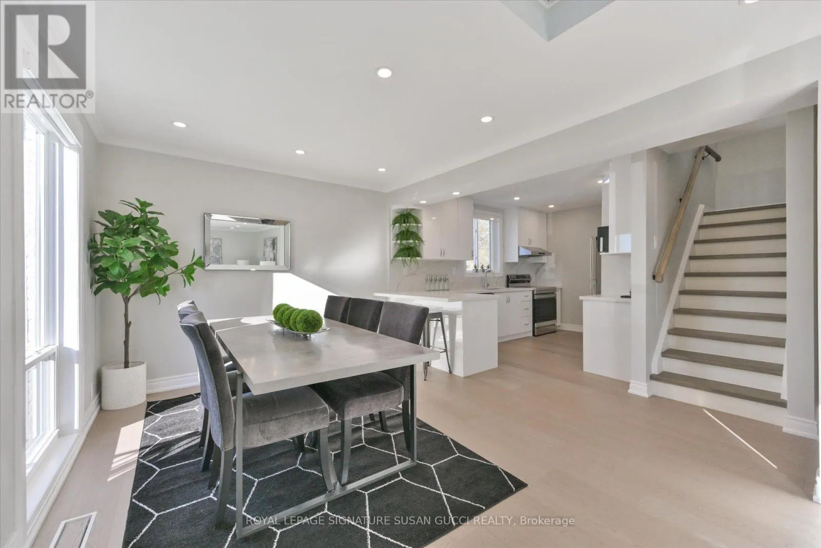 22 HOLLAND AVENUE