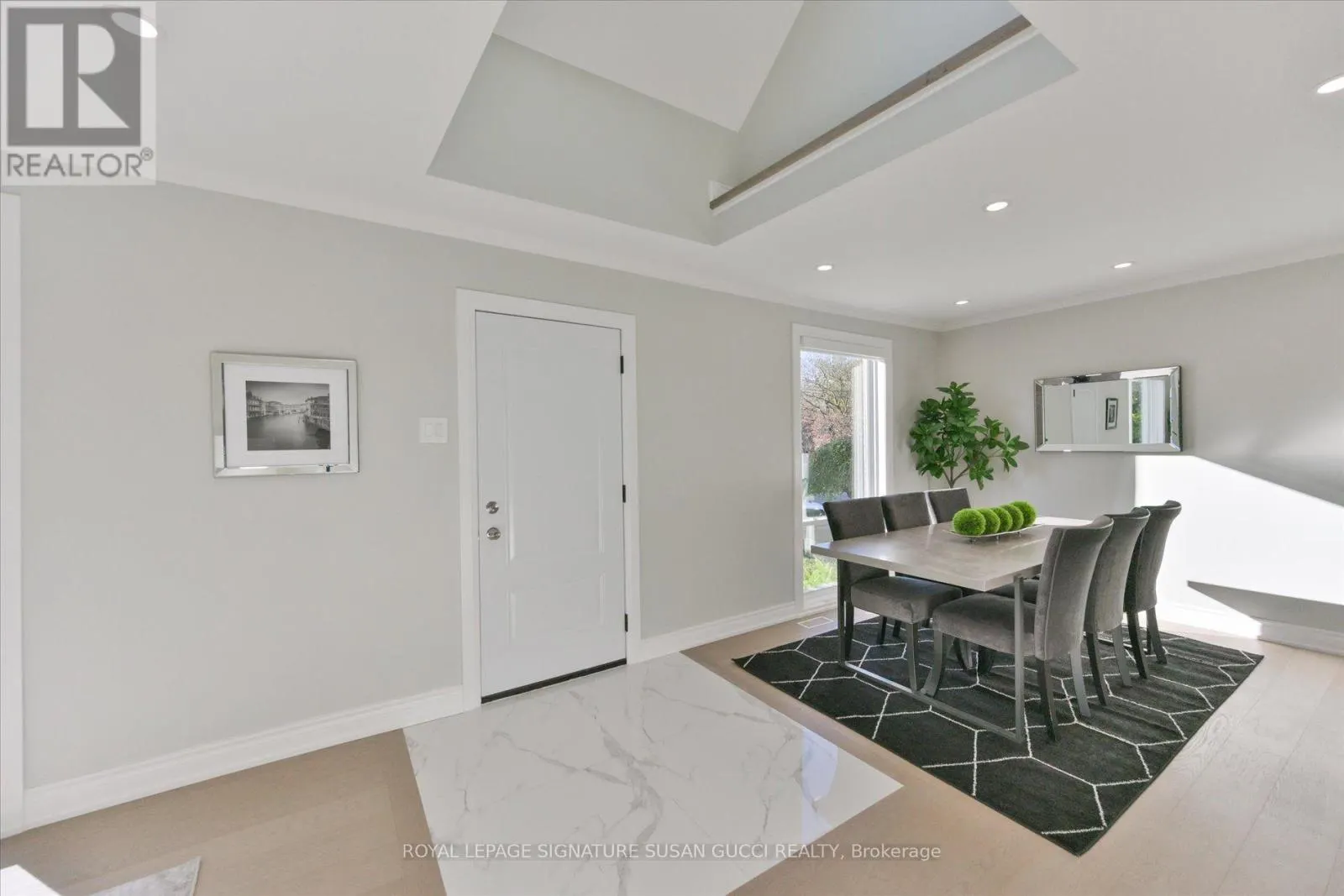 22 HOLLAND AVENUE