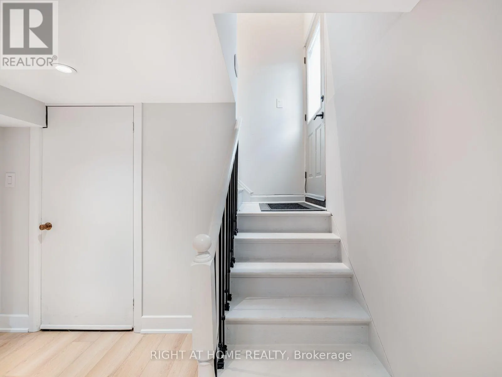 49 AMSTERDAM AVENUE
