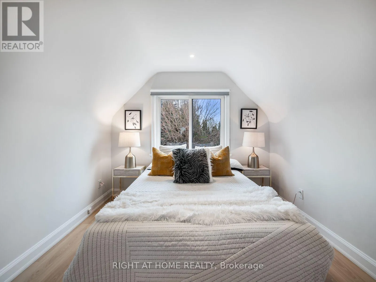 49 AMSTERDAM AVENUE