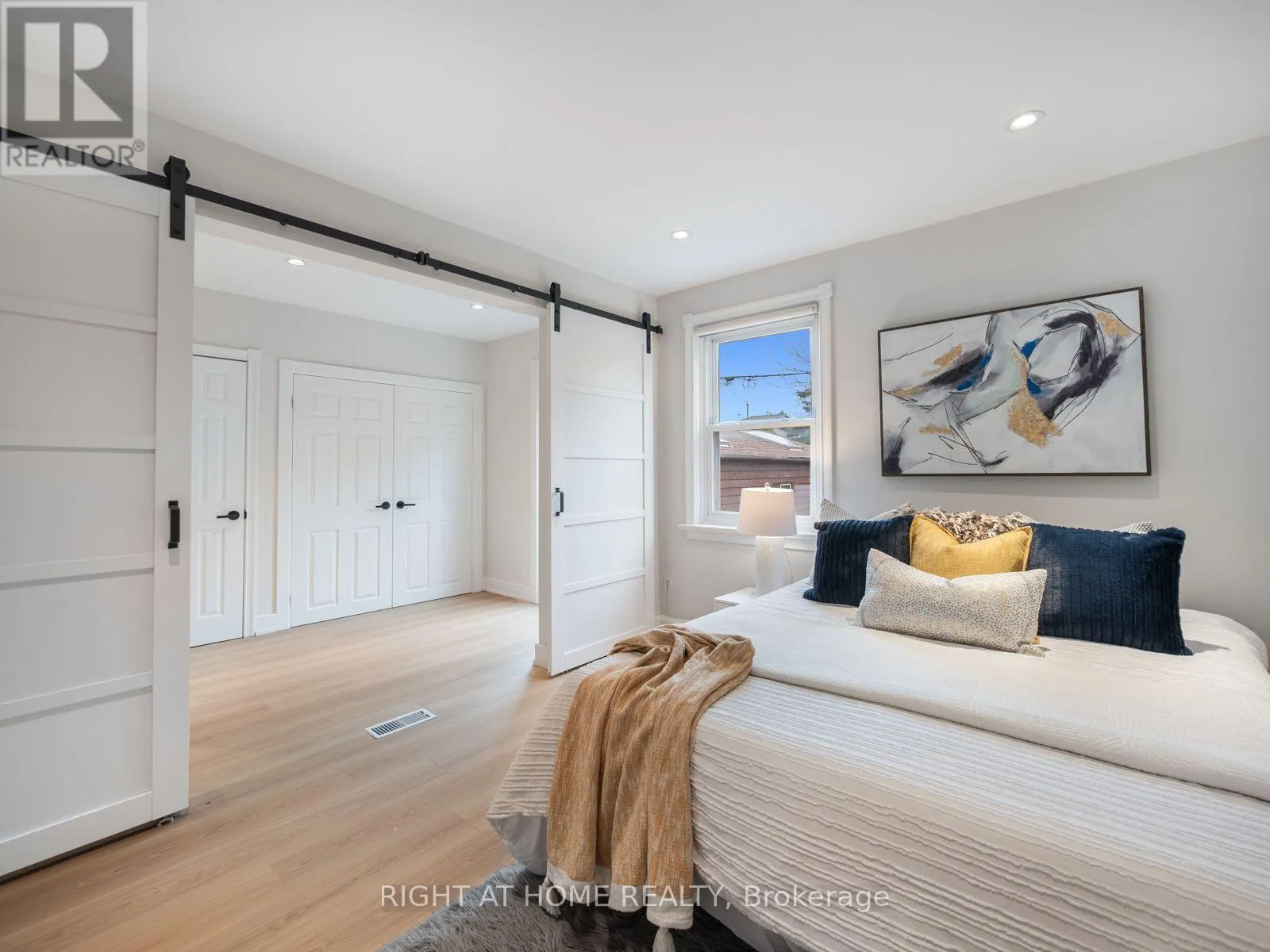 49 AMSTERDAM AVENUE