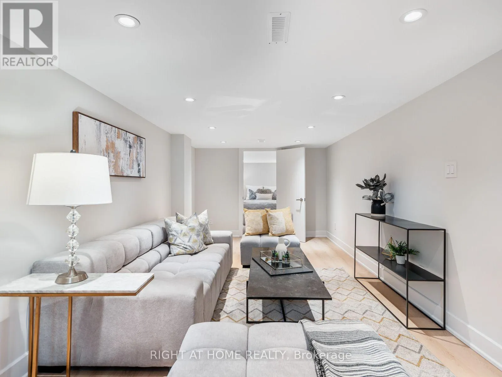 49 AMSTERDAM AVENUE