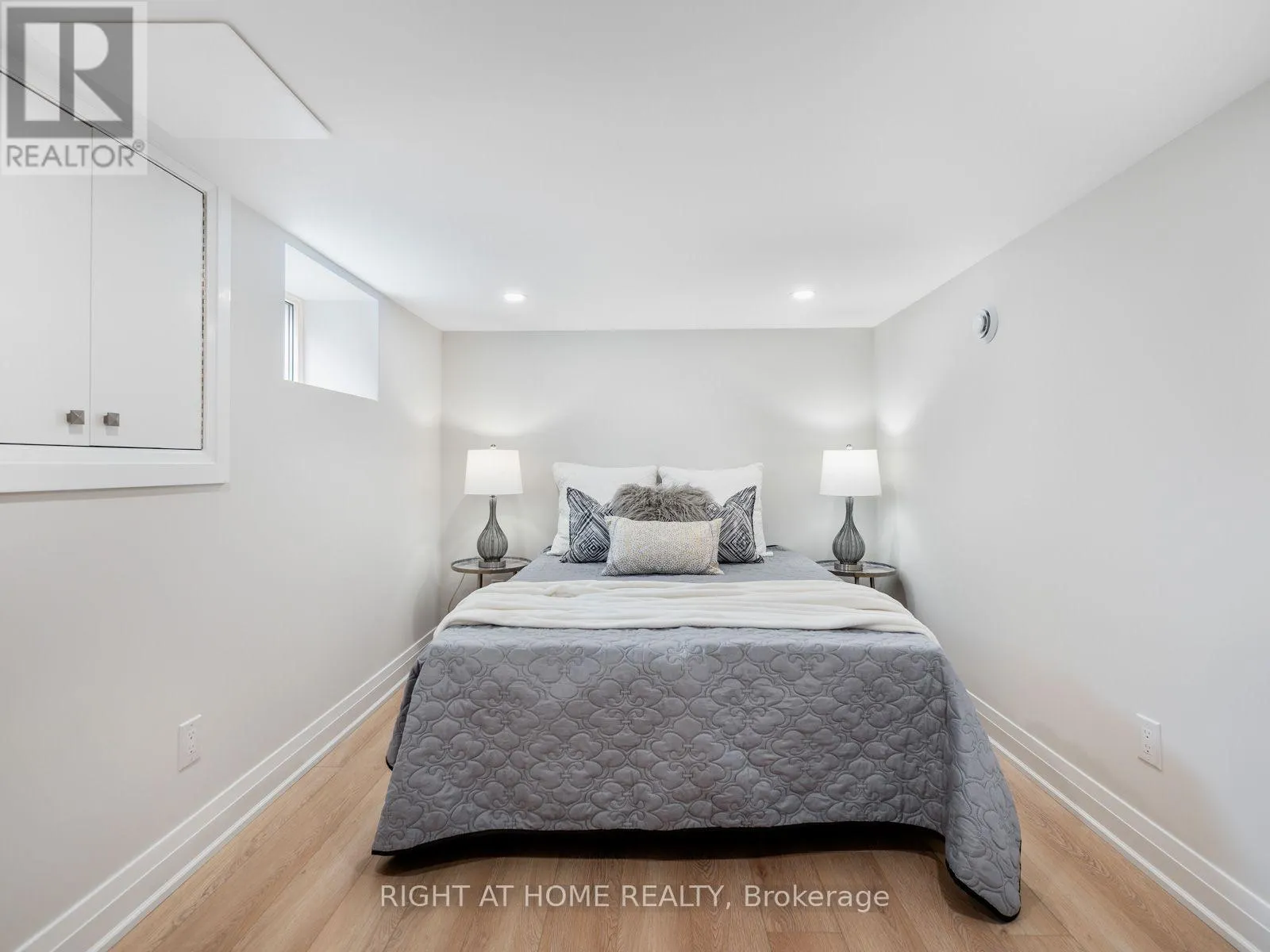 49 AMSTERDAM AVENUE