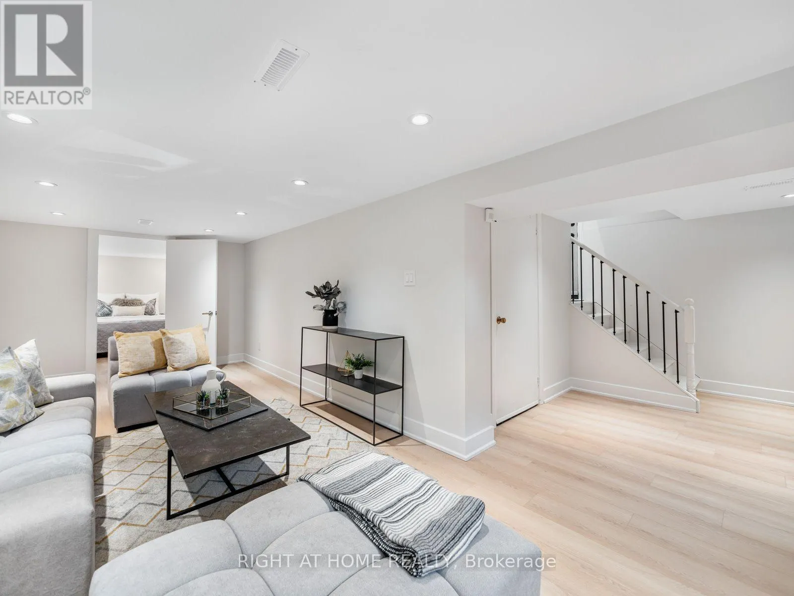 49 AMSTERDAM AVENUE