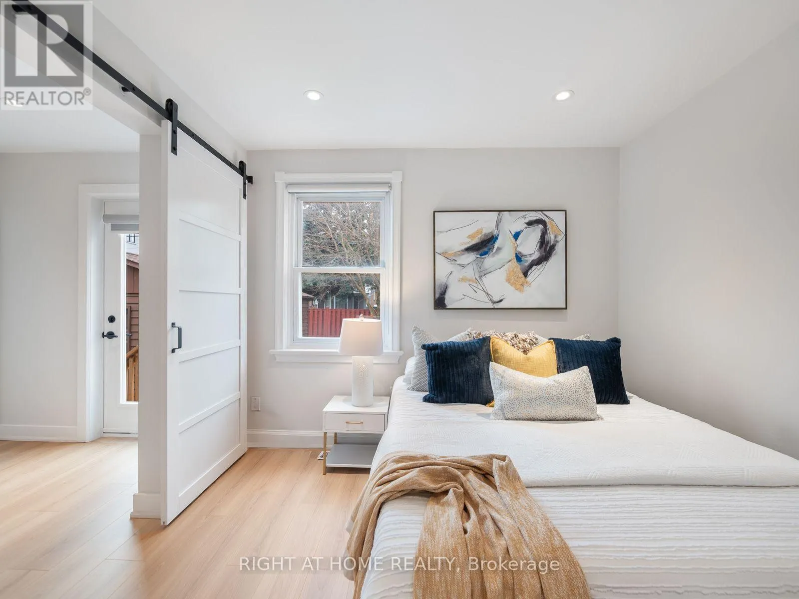 49 AMSTERDAM AVENUE