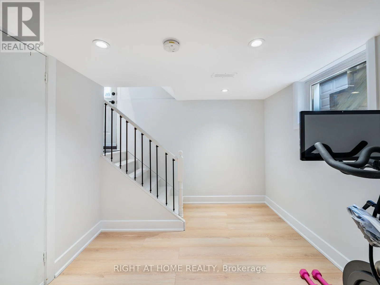 49 AMSTERDAM AVENUE