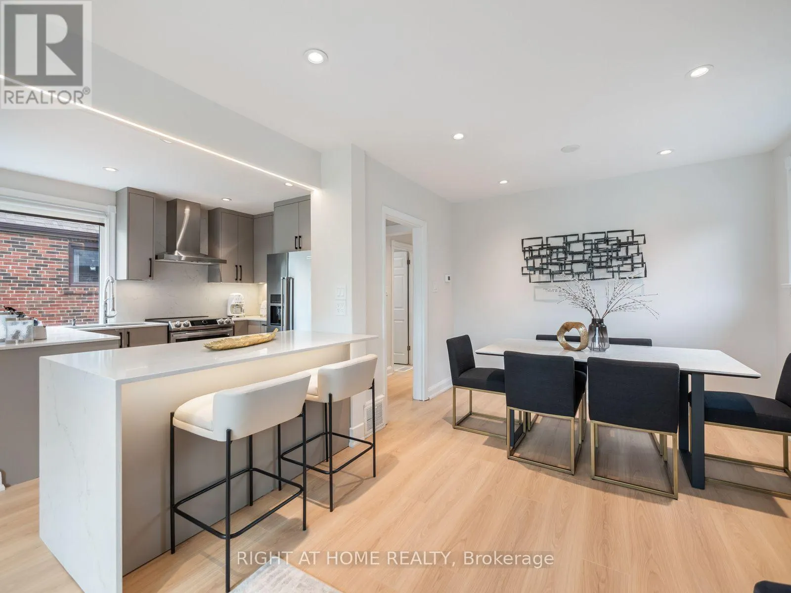 49 AMSTERDAM AVENUE