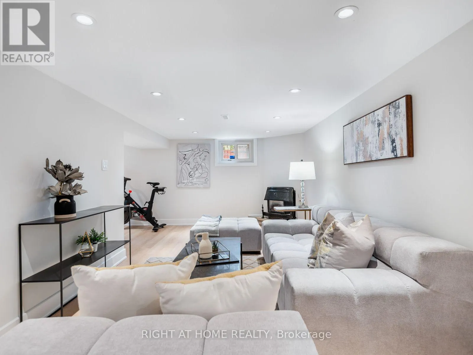 49 AMSTERDAM AVENUE