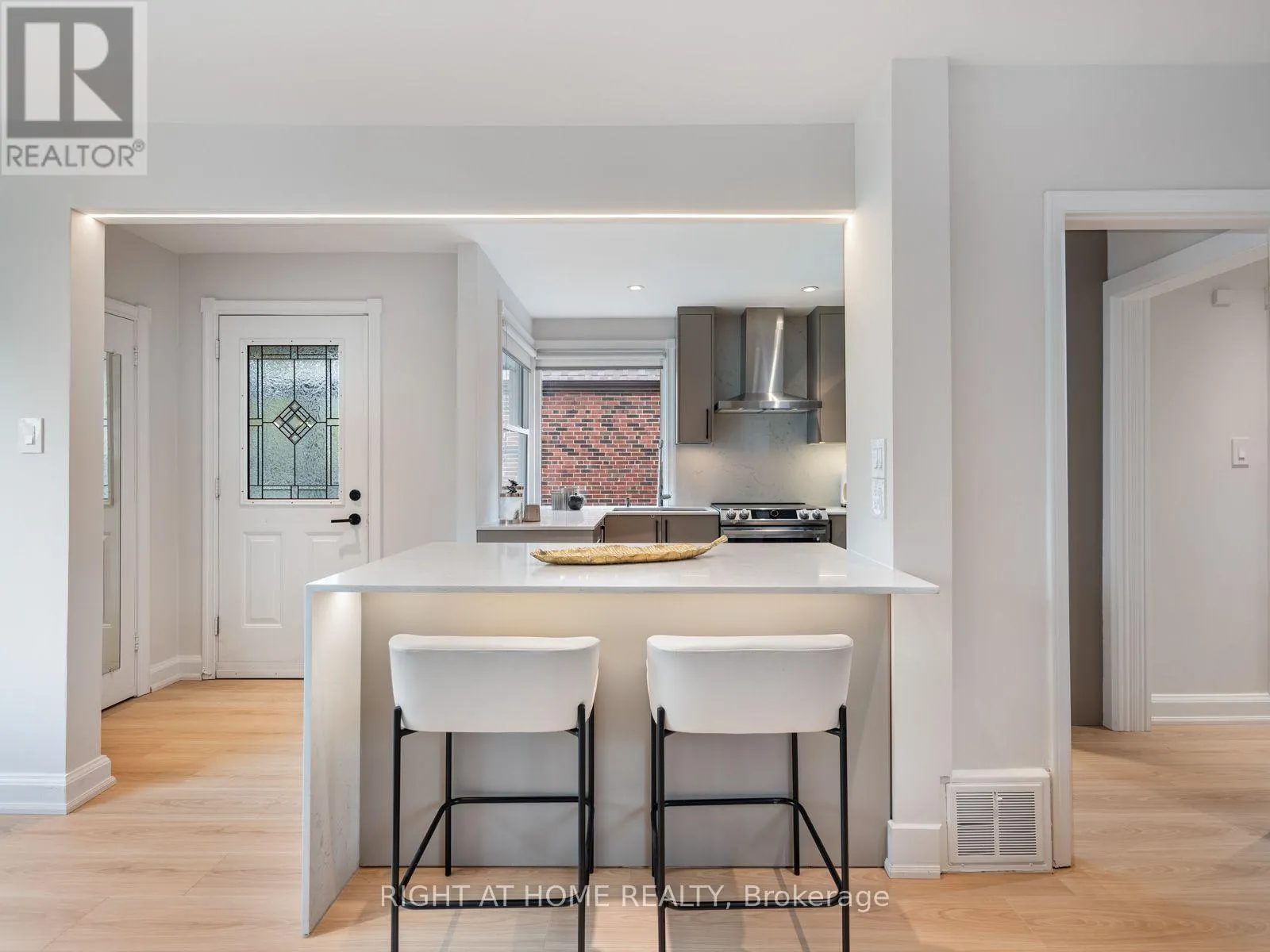 49 AMSTERDAM AVENUE