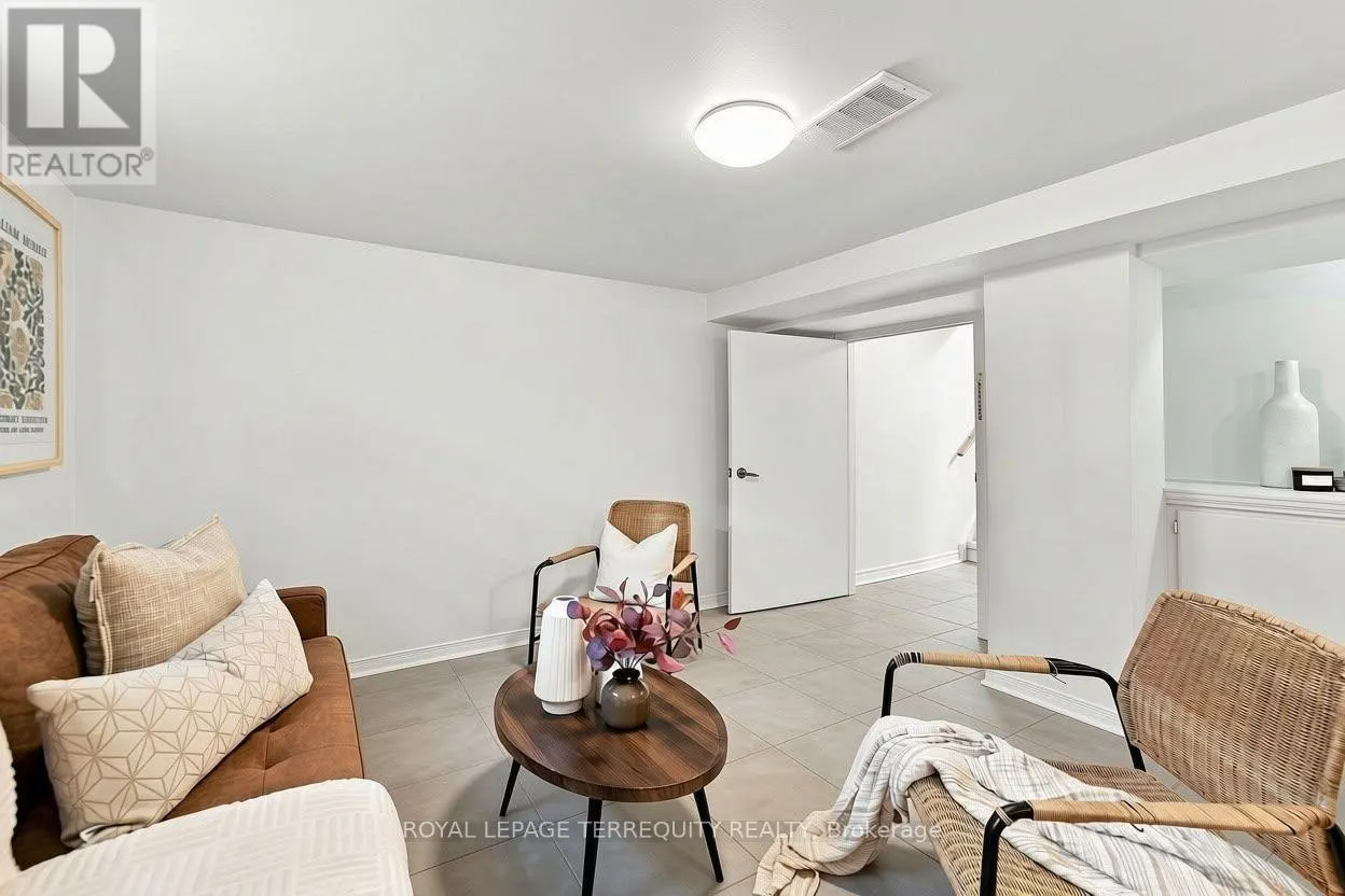 172 CENTRAL PARK BOULEVARD S