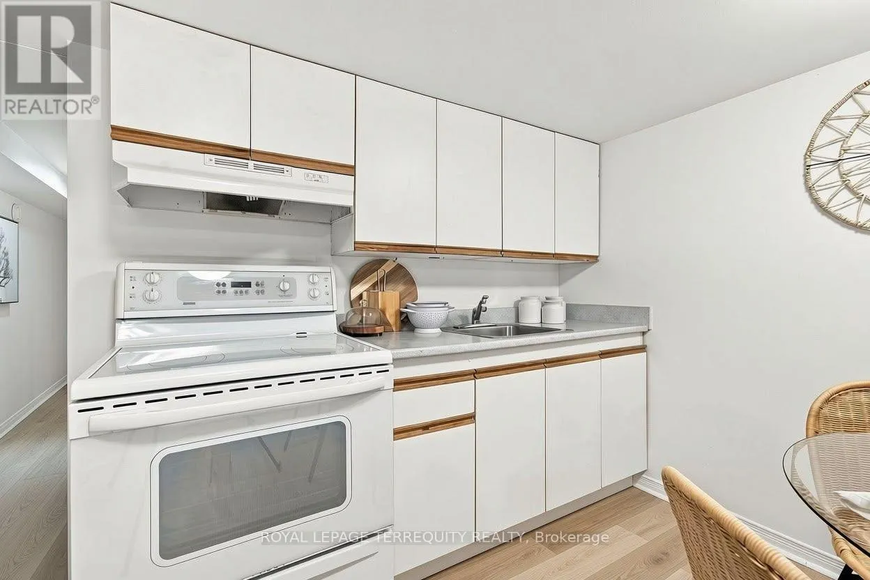 172 CENTRAL PARK BOULEVARD S