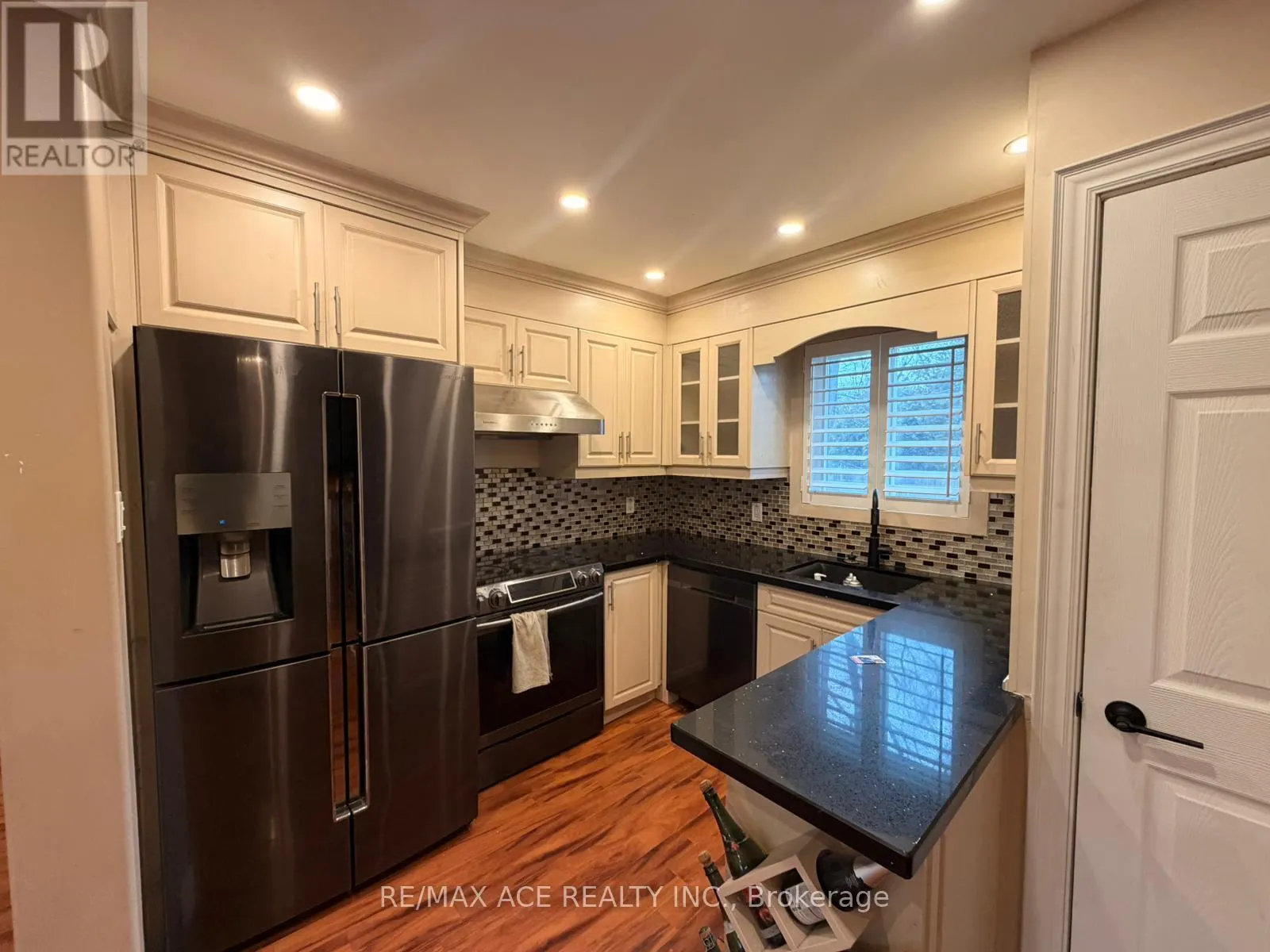 MAIN - 48 RONWAY CRESCENT