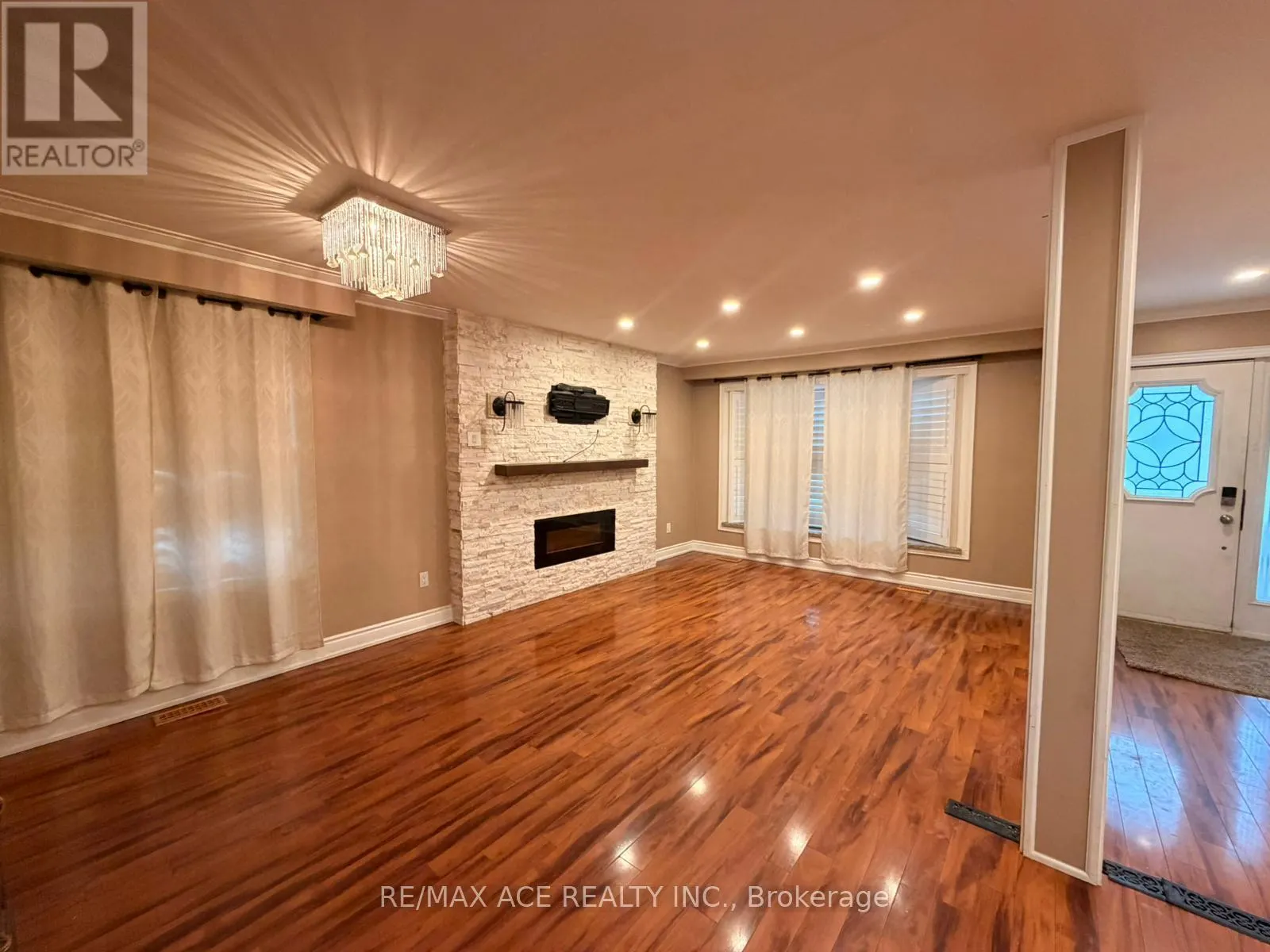 MAIN - 48 RONWAY CRESCENT
