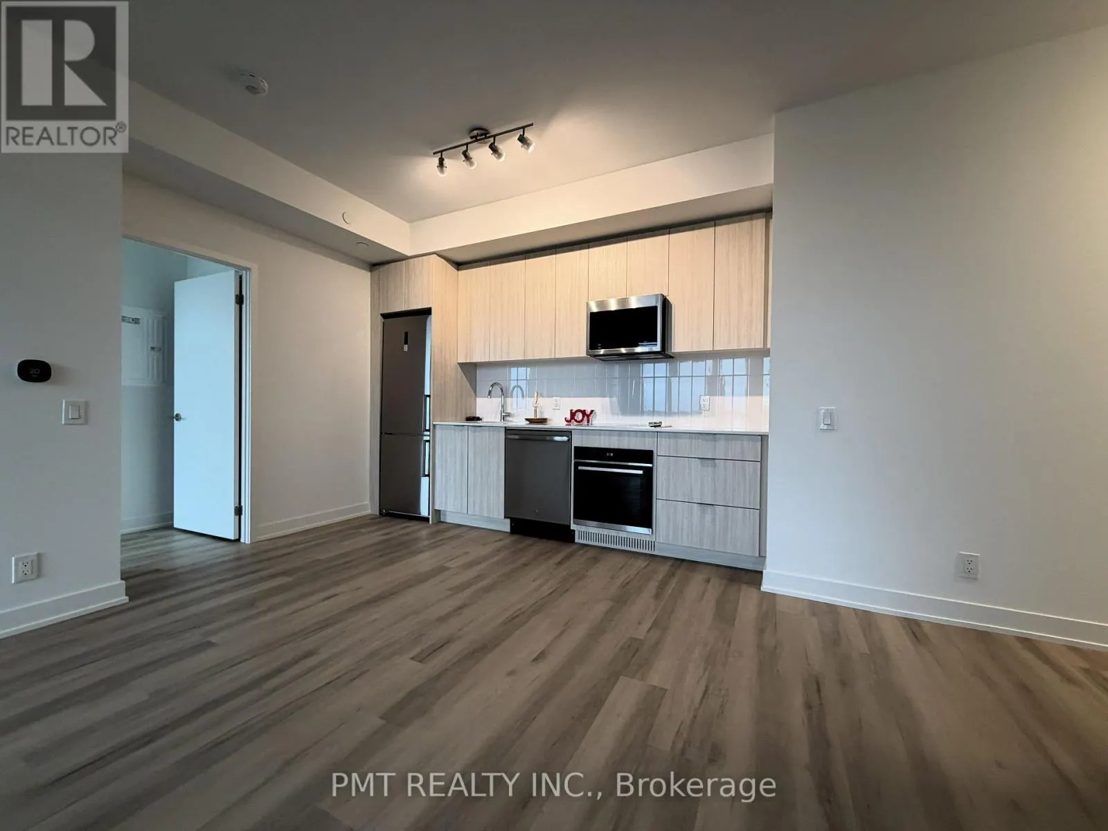 607 - 20 DEANS DRIVE