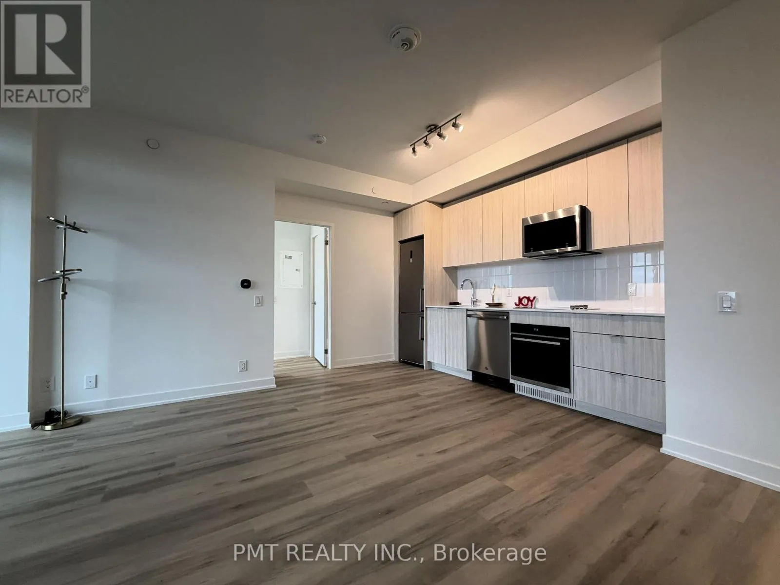 607 - 20 DEANS DRIVE
